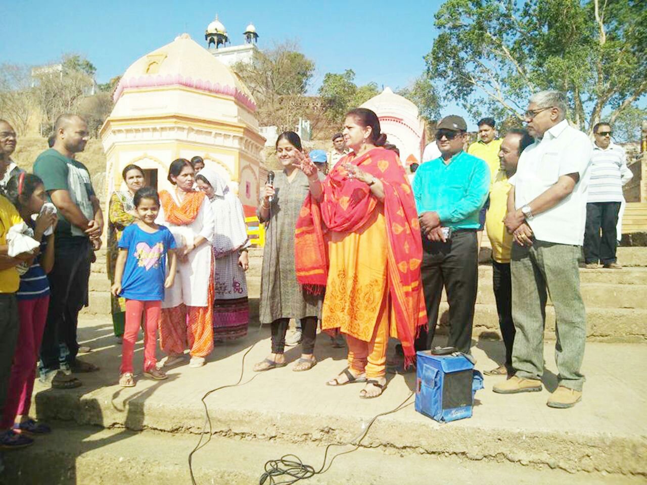 महिला एवं बाल विकास मंत्री श्रीमती अर्चना चिटनिस ने मां ताप्ती नदी में किया श्रमदान | New India Times