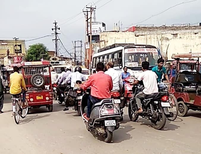 वाह रे क़ानून... विभागीय भ्रष्टाचार पर पर्दा और दूसरे वाहनों का चालान! कानून की धज्जियां उड़ाने वाले भ्रष्ट व लापरवाह अधिकारियों के खिलाफ कब होगी कार्रवाई??? | New India Times