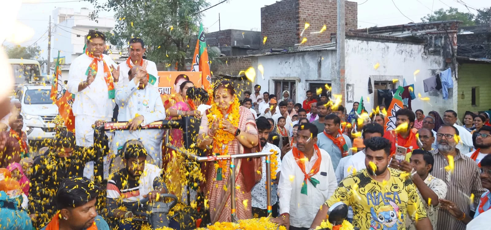 भाजपा प्रत्याशी श्रीमती अर्चना चिटनिस को मिल रहा है भारी जनसमर्थन | New India Times