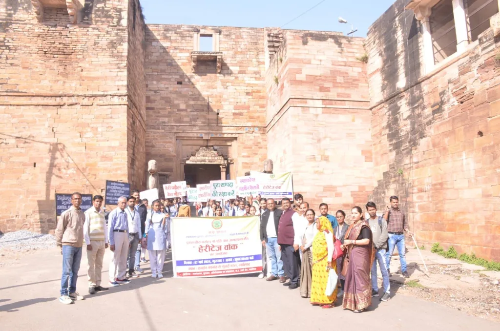 राज्य पुरातत्व विभाग द्वारा तानसेन मकबरा से केन्द्रीय संग्रहालय गूजरी महल, ग्वालियर तक "हेरीटेज वॉक" का किया गया आयोजन | New India Times