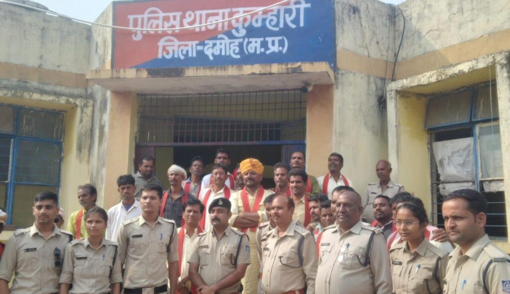 पुलिस आरक्षक के ठिकानों से मिली 60 पेटी अवैध शराब, पुलिस अधीक्षक ने किया निलंबित, मामला हुआ पंजीबद्ध | New India Times