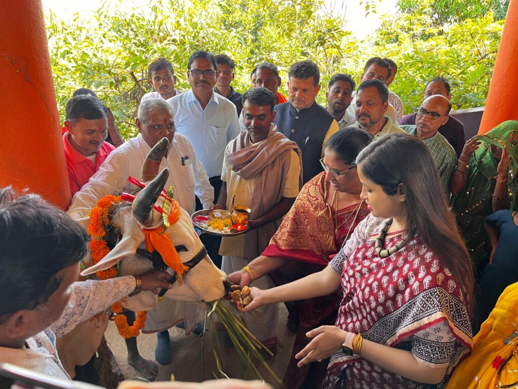 गोवर्धन पर्व के सांस्कृतिक और आर्थिक आयाम पर केन्द्रित कार्यक्रम श्री शबरी गौशाला भूरा डाबरा में संपन्न | New India Times